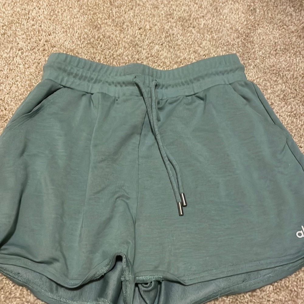 Comfy Alo shorts